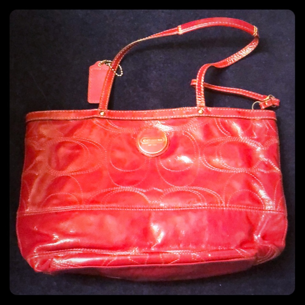 Coach Deep pink leather bag. (Almost magenta)